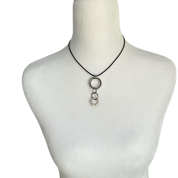 N1821 Silpada Retired Brown Leather Necklace with 4 Linked Rings Pendant - Picture 2 of 5